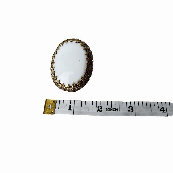 Vintage Cabochon Brooch White Glass Gold Tone Dog Tooth Prongs Filigree Large - Picture 10 of 12